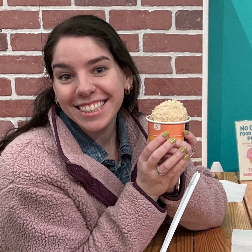 Meet your Posher, Holly